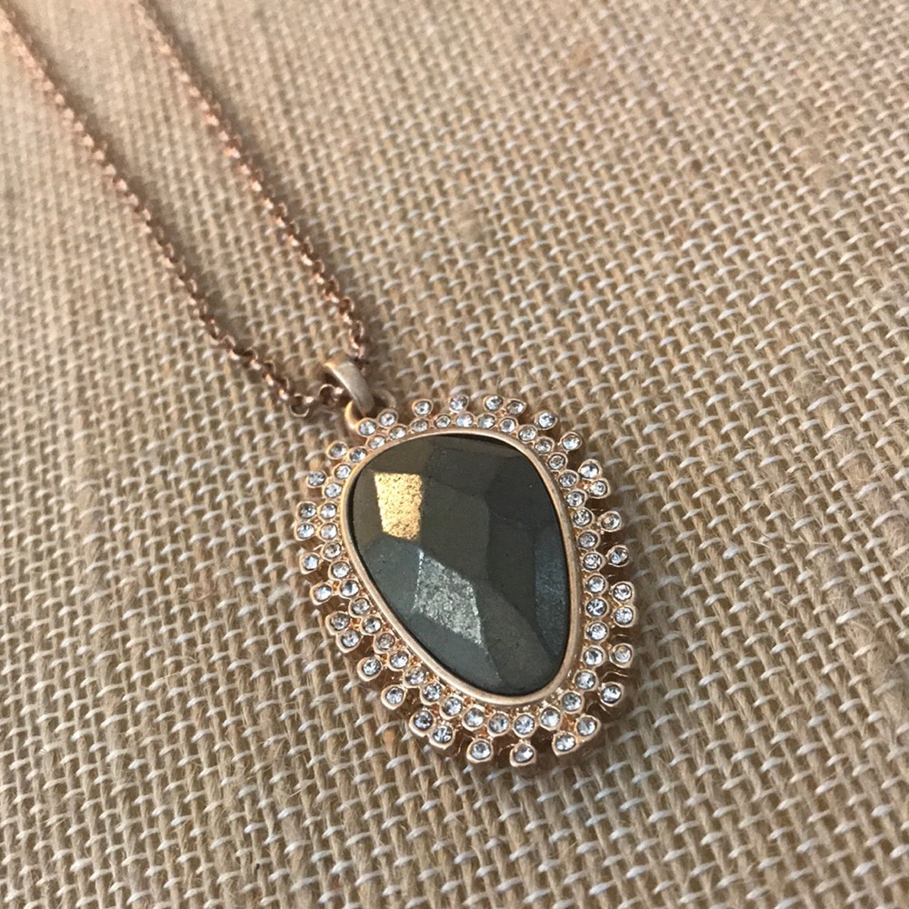 New faceted stone pendant necklace with bling - Picture 5 of 8